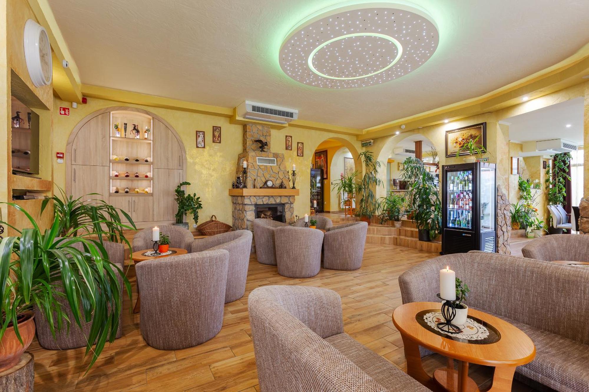 Mayer Hotel 3*